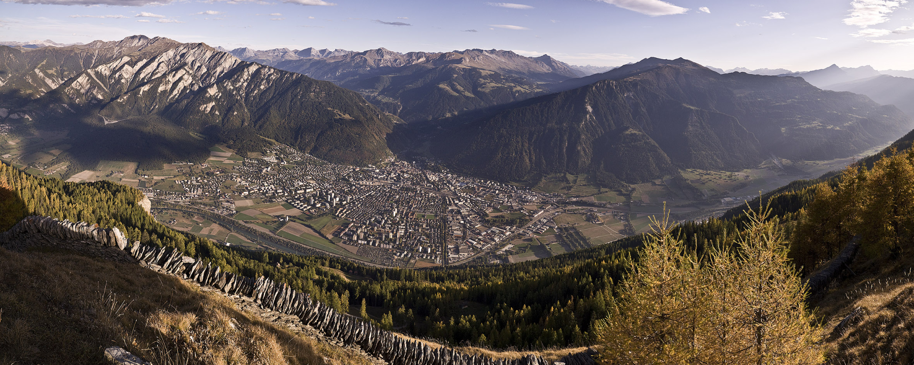Hüttenwanderung hoch über dem Churer Rheintal (Etappe 1) Sportanlagen