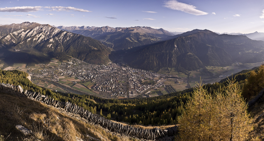 Blick auf die Alpenstadt Chur vom Calanda aus Blick auf die Alpenstadt Chur vom Calanda aus