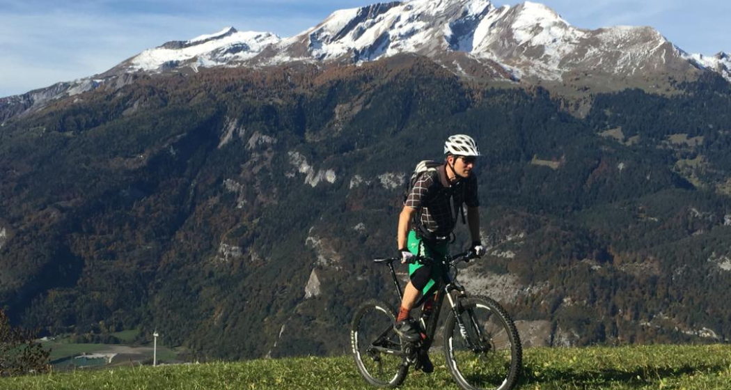 Calanda im Hintergrund Calanda im Hintergrund