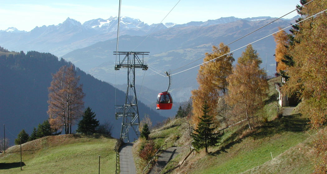 Gondelbahn Rhäzüns-Feldis: Alternative für den grössten Teil des Anstiegs Gondelbahn Rhäzüns-Feldis: Alternative für den grössten Teil des Anstiegs