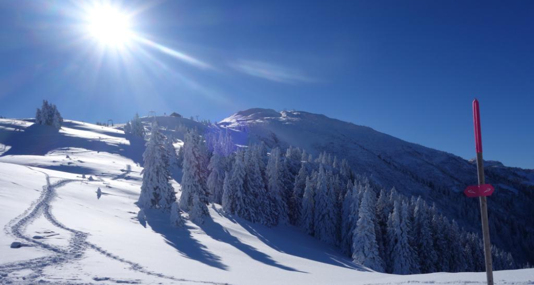 Blick von Spundis Richtung Dreibündenstein Blick von Spundis Richtung Dreibündenstein