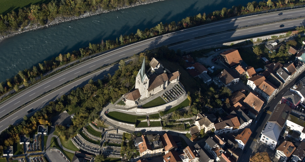Domat/Ems mit Rhein Domat/Ems mit Rhein
