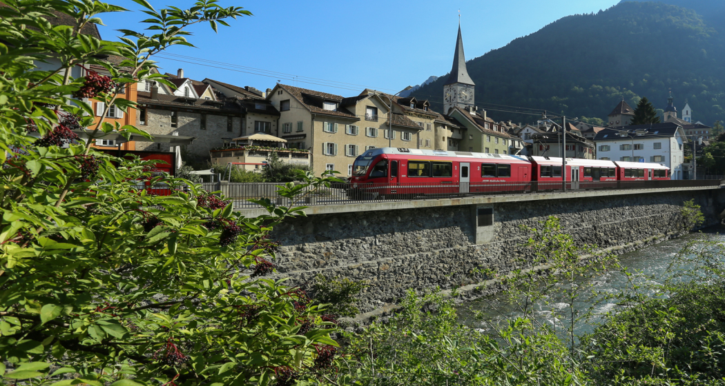 Die Arosabahn fährt durch Chur Die Arosabahn fährt durch Chur