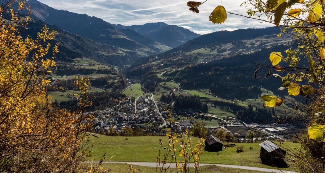 Stadt Ilanz und Surselva im Sommer Stadt Ilanz und Surselva im Sommer
