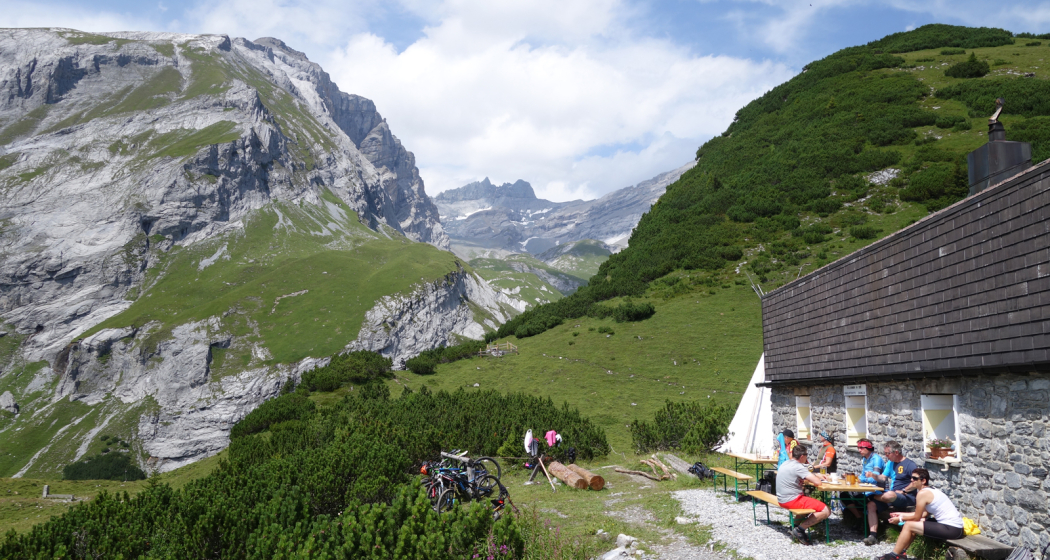 Ringelspitzhütte mit UNESCO-Panorama Ringelspitzhütte mit UNESCO-Panorama