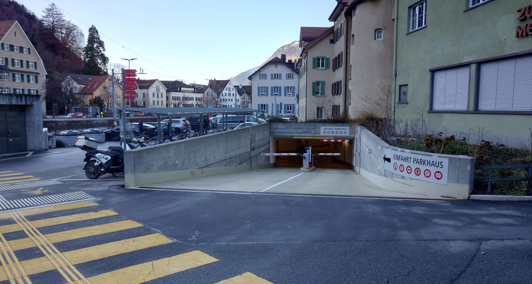Einfahrt Parkhaus Arcas Einfahrt Parkhaus Arcas