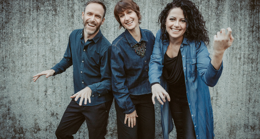 True Colors mit Martina Hug, Gesang, Monica Tarcsay, Geige, Simon Meier, Piano (gdl_887139979_image) True Colors mit Martina Hug, Gesang, Monica Tarcsay, Geige, Simon Meier, Piano (gdl_887139979_image)