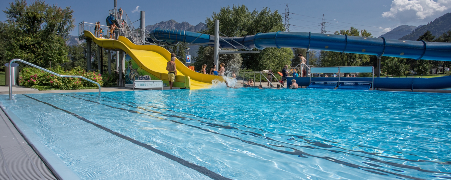 Freibad Obere Au Chur mit Rutschbahn