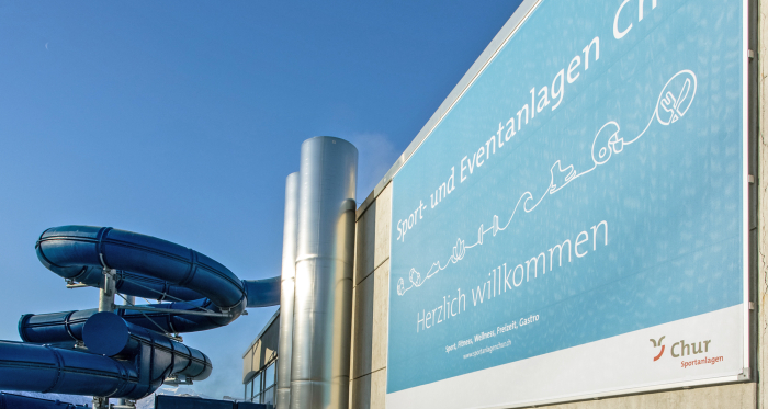 Sportanlagen Frontansicht im Winter