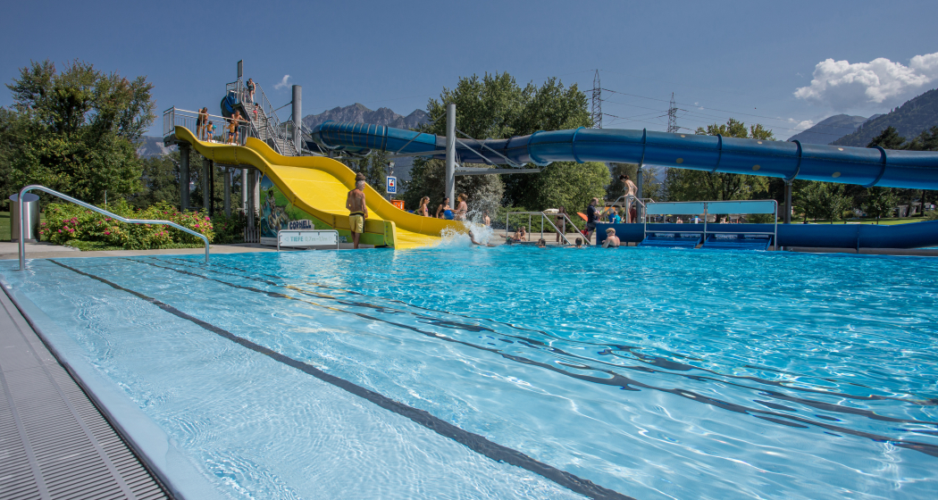 Freibad Obere Au Chur mit Rutschbahn