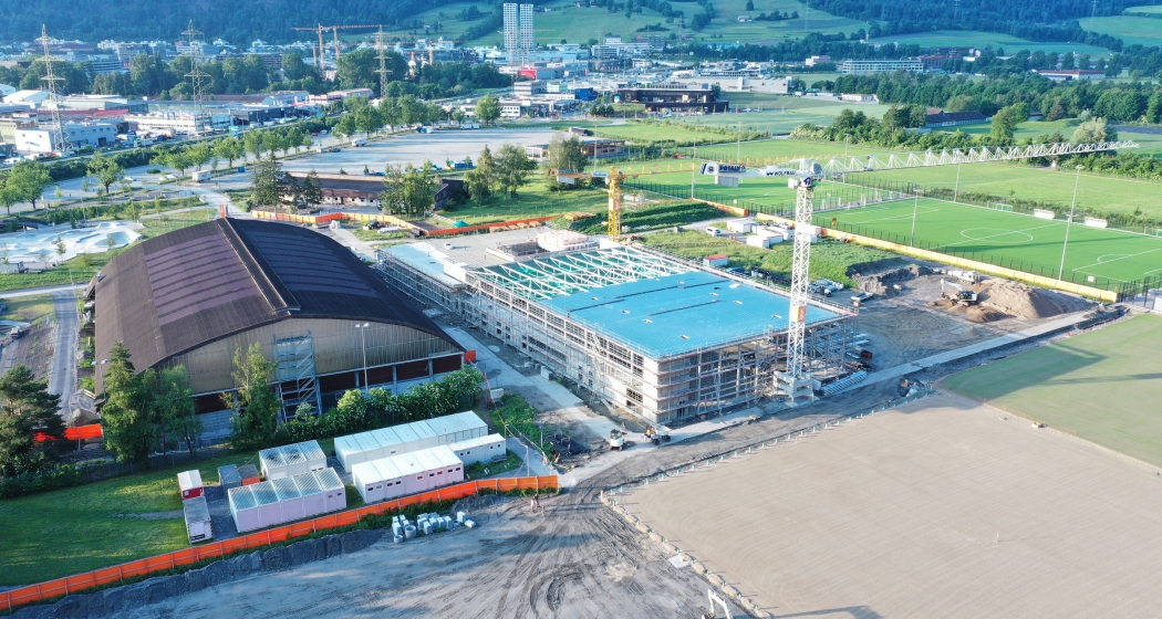 eis_obereau_baufortschritt_trainingshalle_210611_drohne_HRS