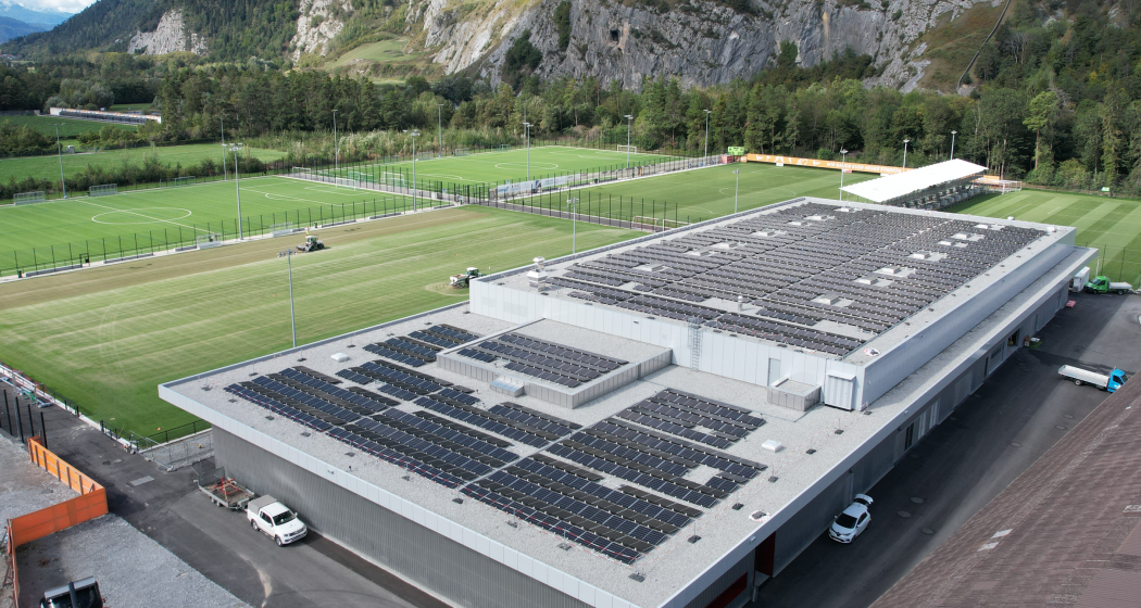 eis_obereau_trainingseishalle_pv-anlage_rmark