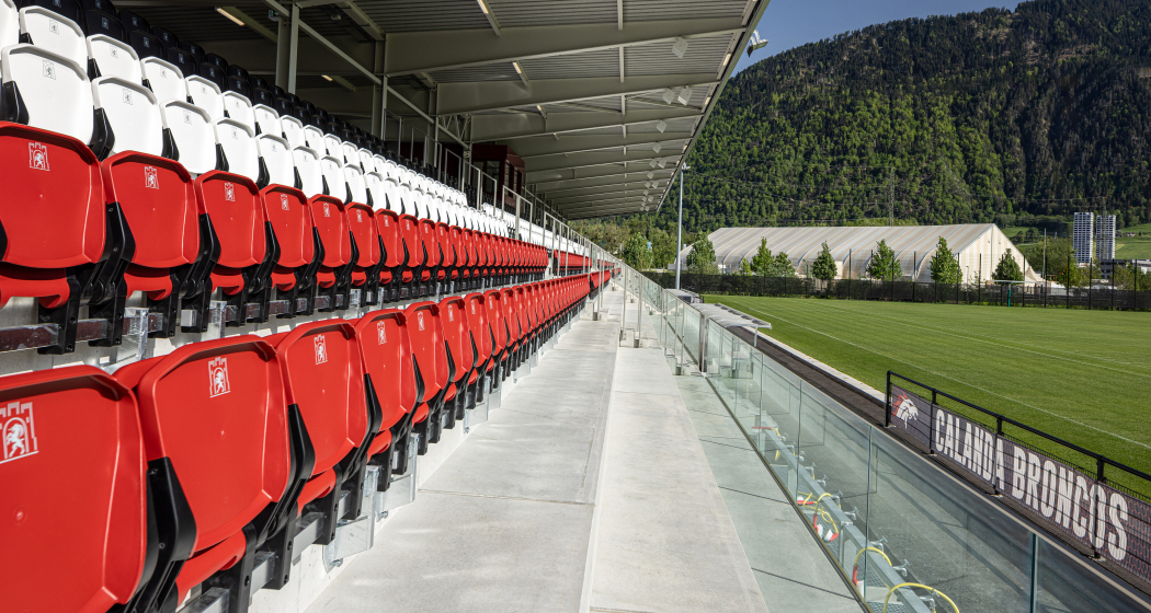 Tribüne des Rasensportstadions