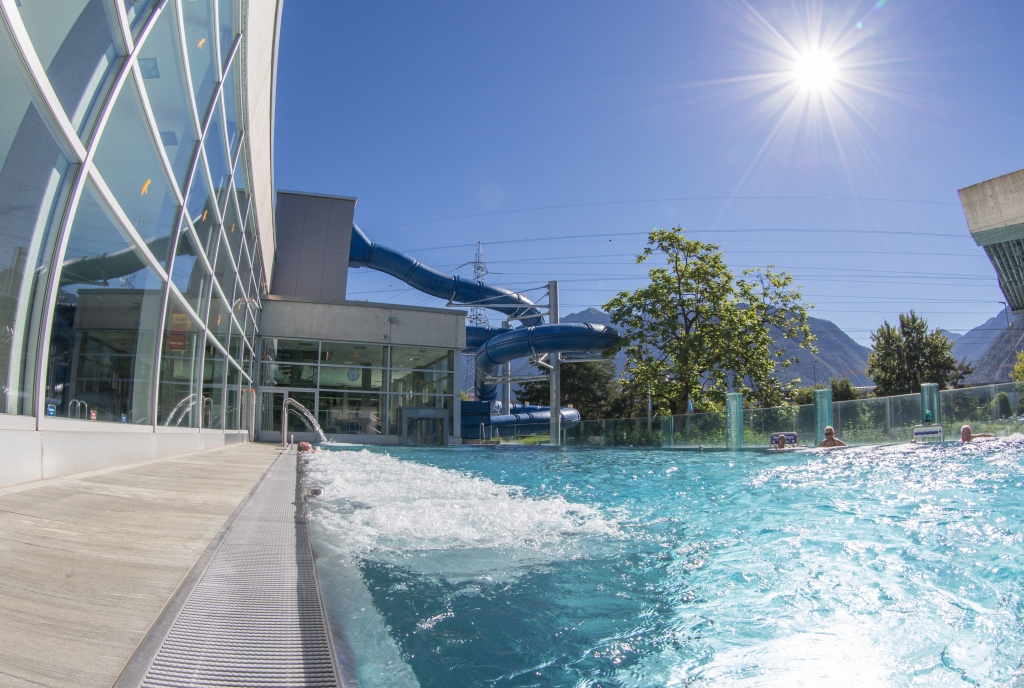 Aquamarin Warmwasser Erlebnisbad Obere Au Chur im Sommer