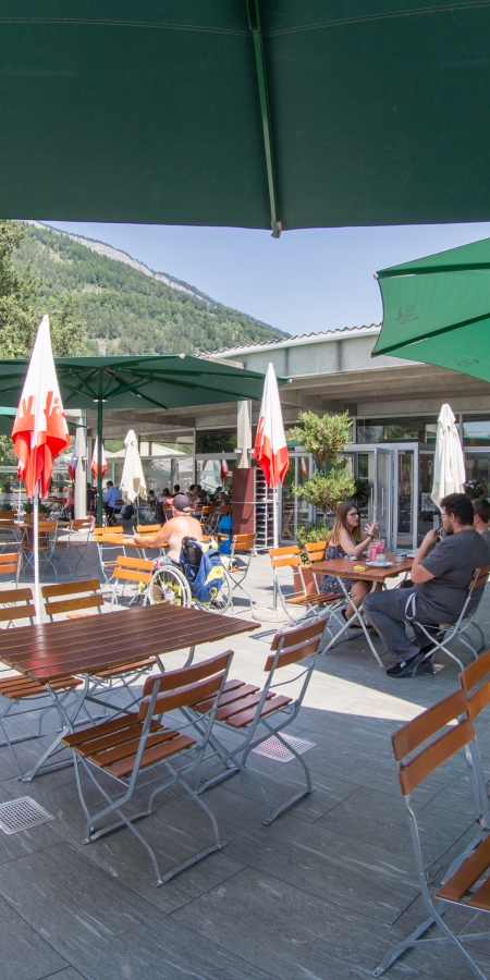 Terrasse des Sportrestaurants Obere Au im Sommer