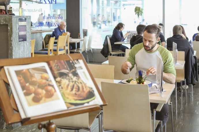 Gast im Sportrestaurant Obere Au, Chur. © Sport- und Eventanlagen Chur, Foto Bollhalder Gast im Sportrestaurant Obere Au, Chur