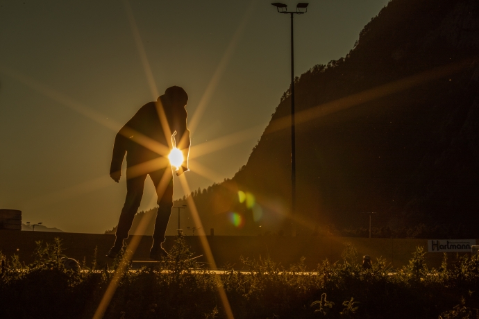 Skater im Gegenlicht
