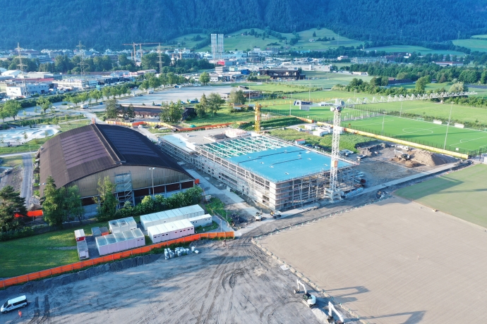 eis_obereau_baufortschritt_trainingshalle_210611_drohne_HRS