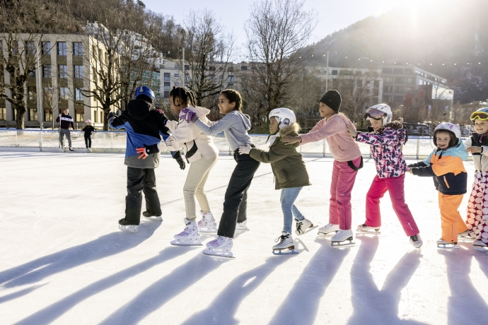 event_erlebniswinter_eislauf_quader_kinder_polonaise_alicedasneves_1