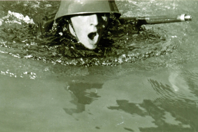 baden_sand_archiv_GR_Meister_Schwimmen-in-Uniform_ 50m_1_Rang_Erich_Nüesch_1944