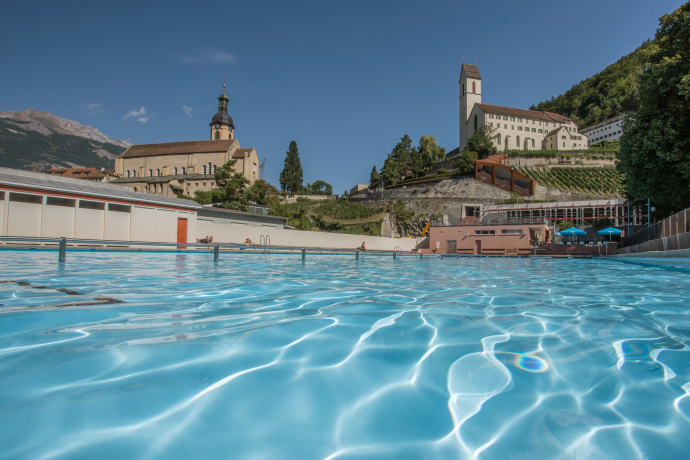 baden_sand_freibad_kirche_yvonnebollhalder5
