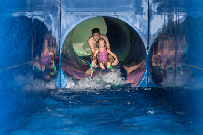 baeder_hallenbad_rutschbahn_familie_alicedasneves_1