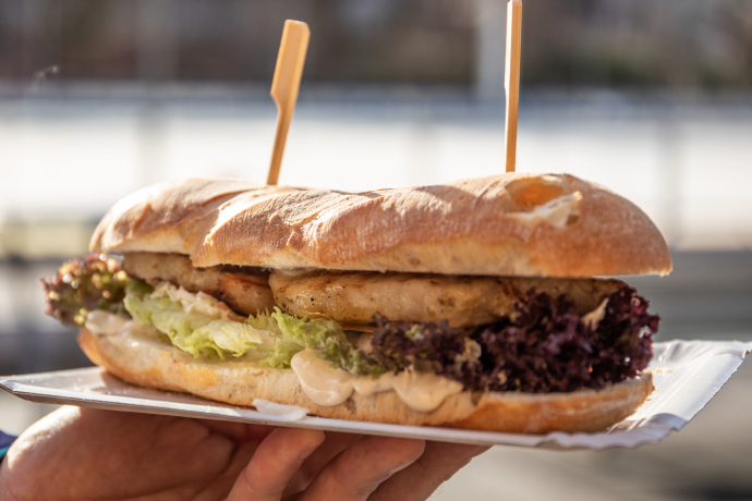 gastro_quader_gnusswaga_schnitzelbrot_bollhalder