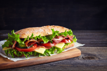 gastro_sportrestaurant_sandwich_adobestock_2400